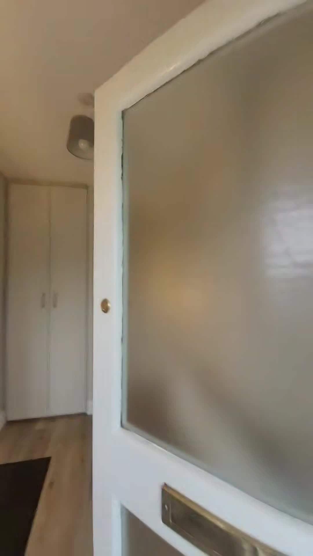 宿泊施設による動画