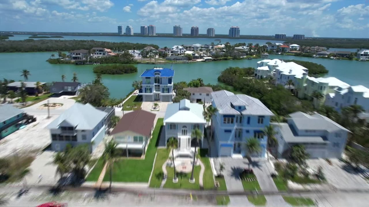 宿泊施設による動画