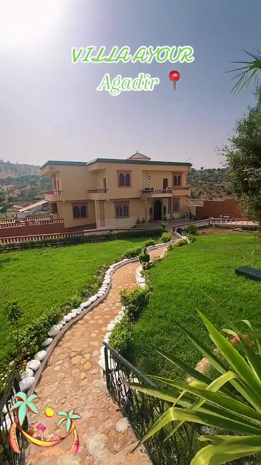 宿泊施設による動画