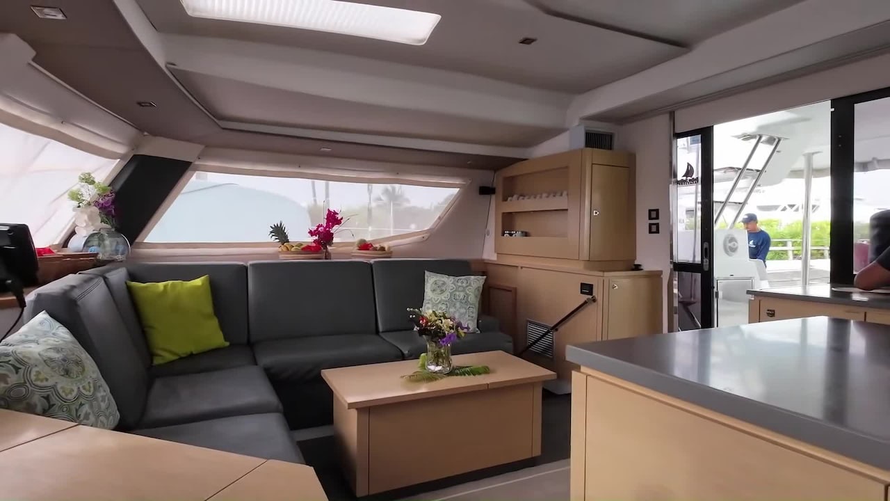 宿泊施設による動画