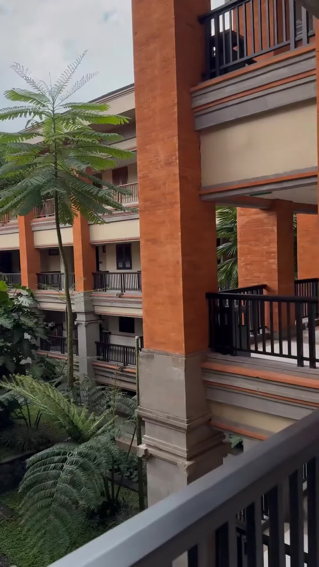 Influencer-Video, eingereicht von Tehmine Mamyan