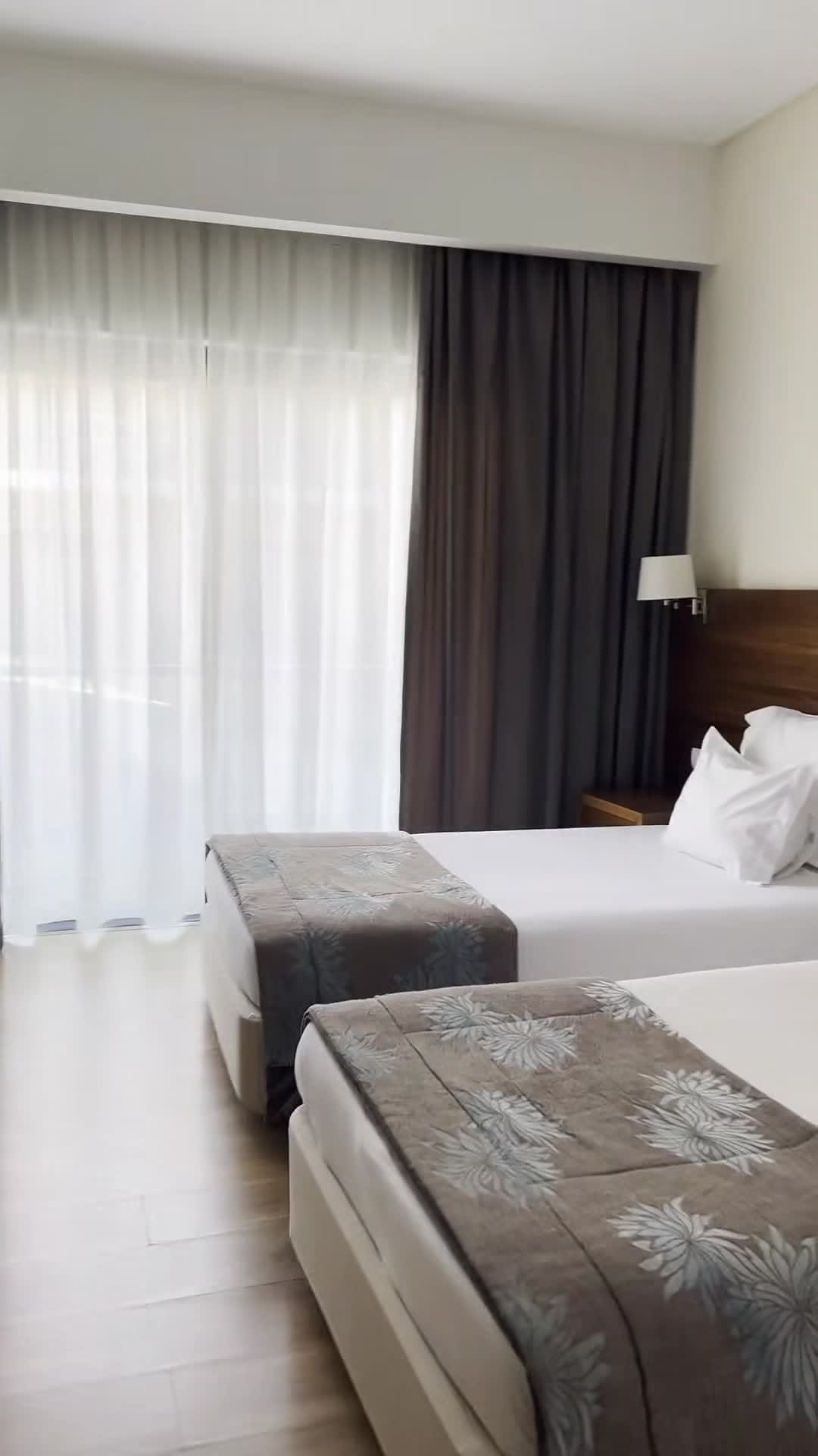 Video của nhà sáng tạo - do In My City and Abroad gửi